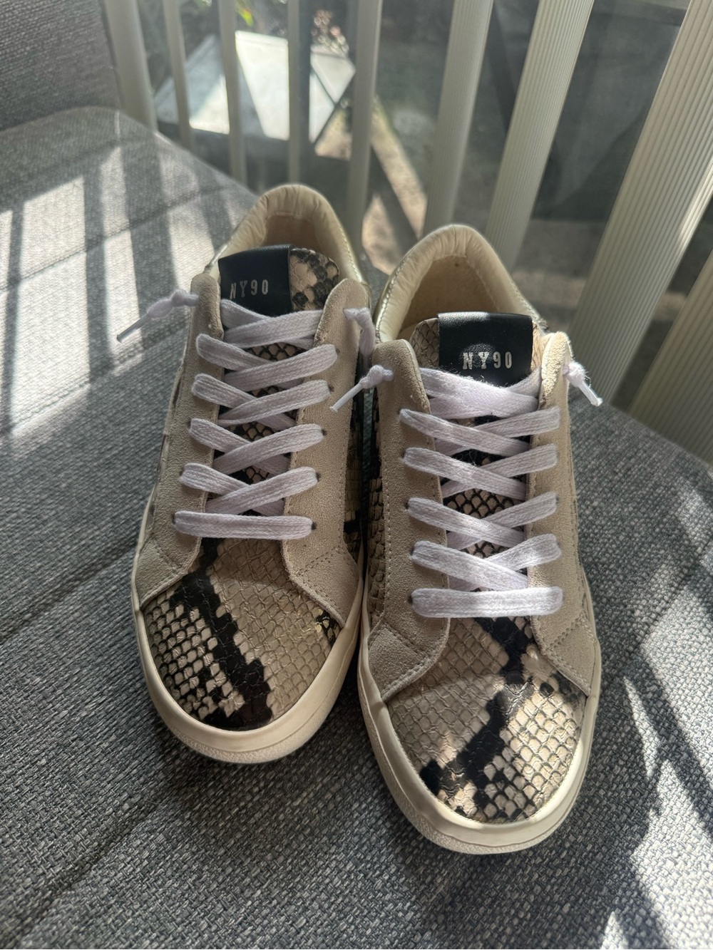 Steve Madden Starling Snake Print Star Sneakers Size 8